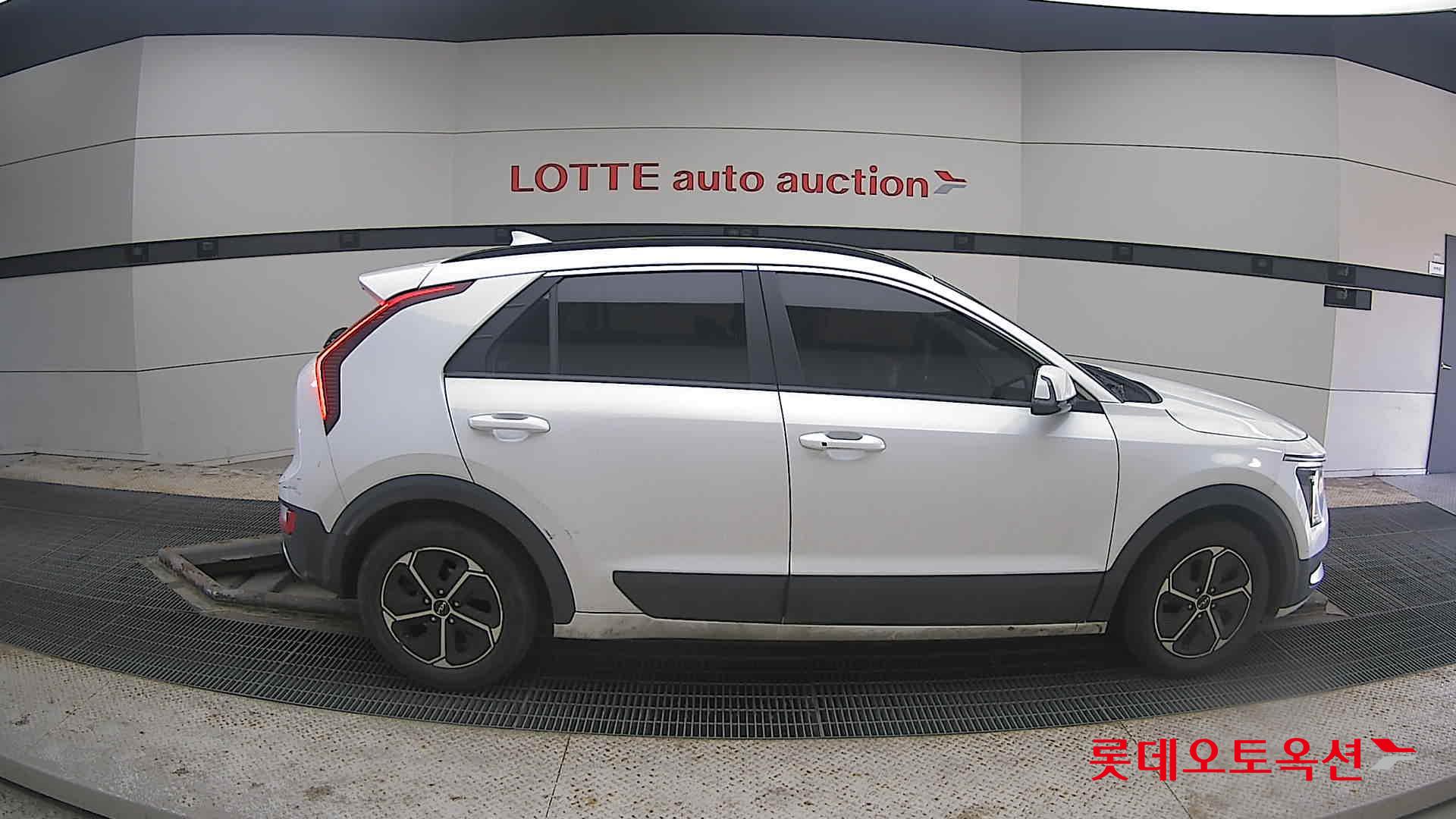 Kia Niro Hybrid 2022 Белый из Кореи, фото 3