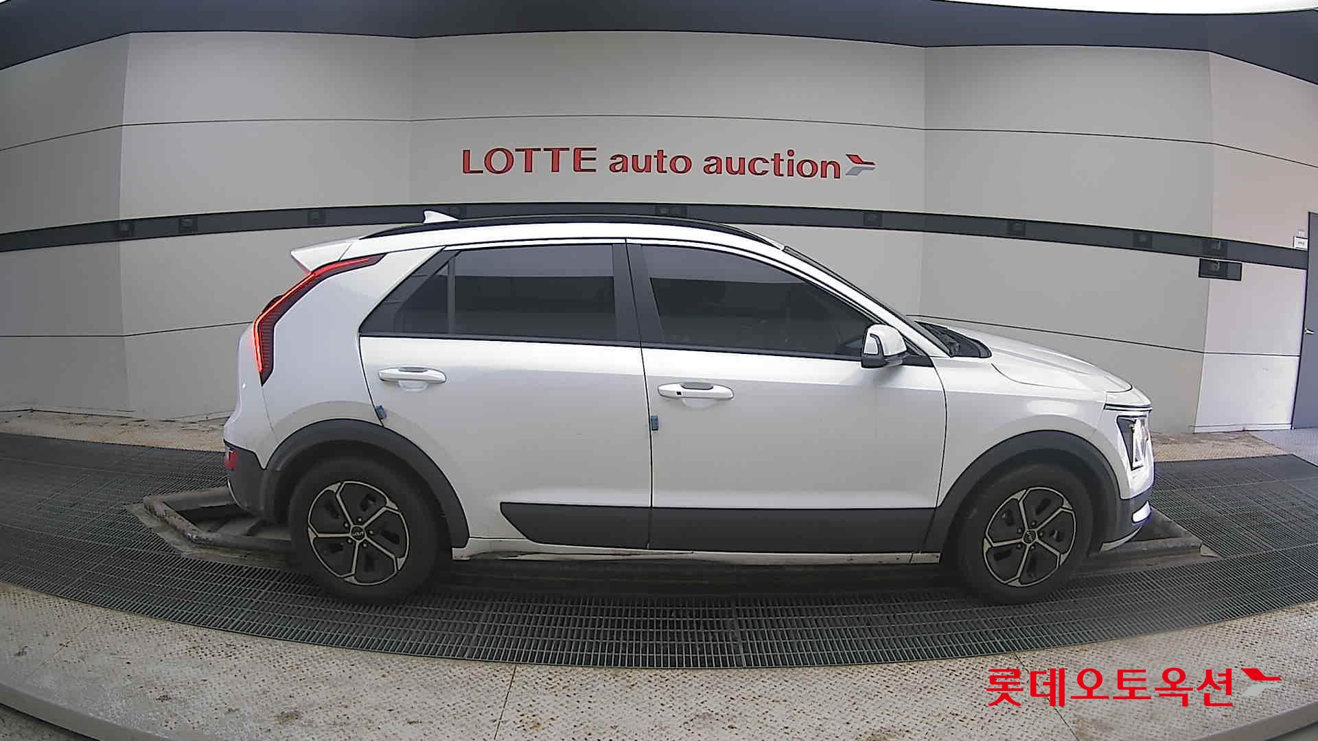 Kia Niro Hybrid 2022 Белый из Кореи, фото 3