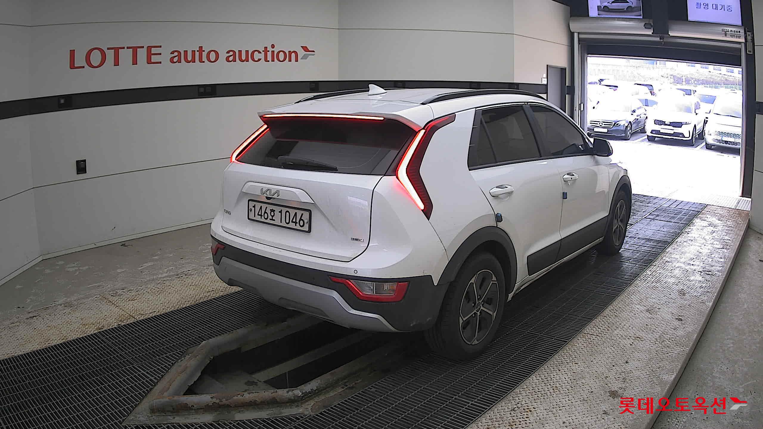 Kia Niro Hybrid 2022 Белый из Кореи, фото 4