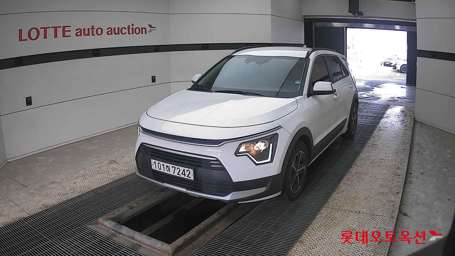 Kia Niro Hybrid 2022 Белый из Кореи