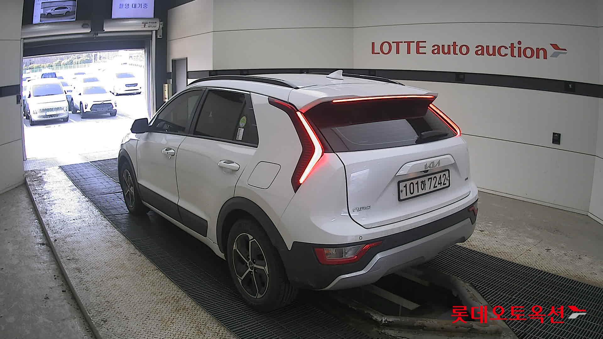 Kia Niro Hybrid 2022 Белый из Кореи, фото 6