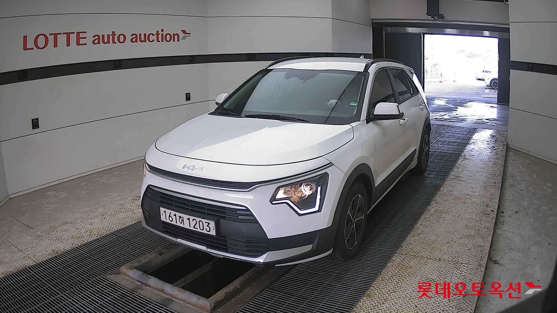 Kia Niro Hybrid 2022 Белый из Кореи