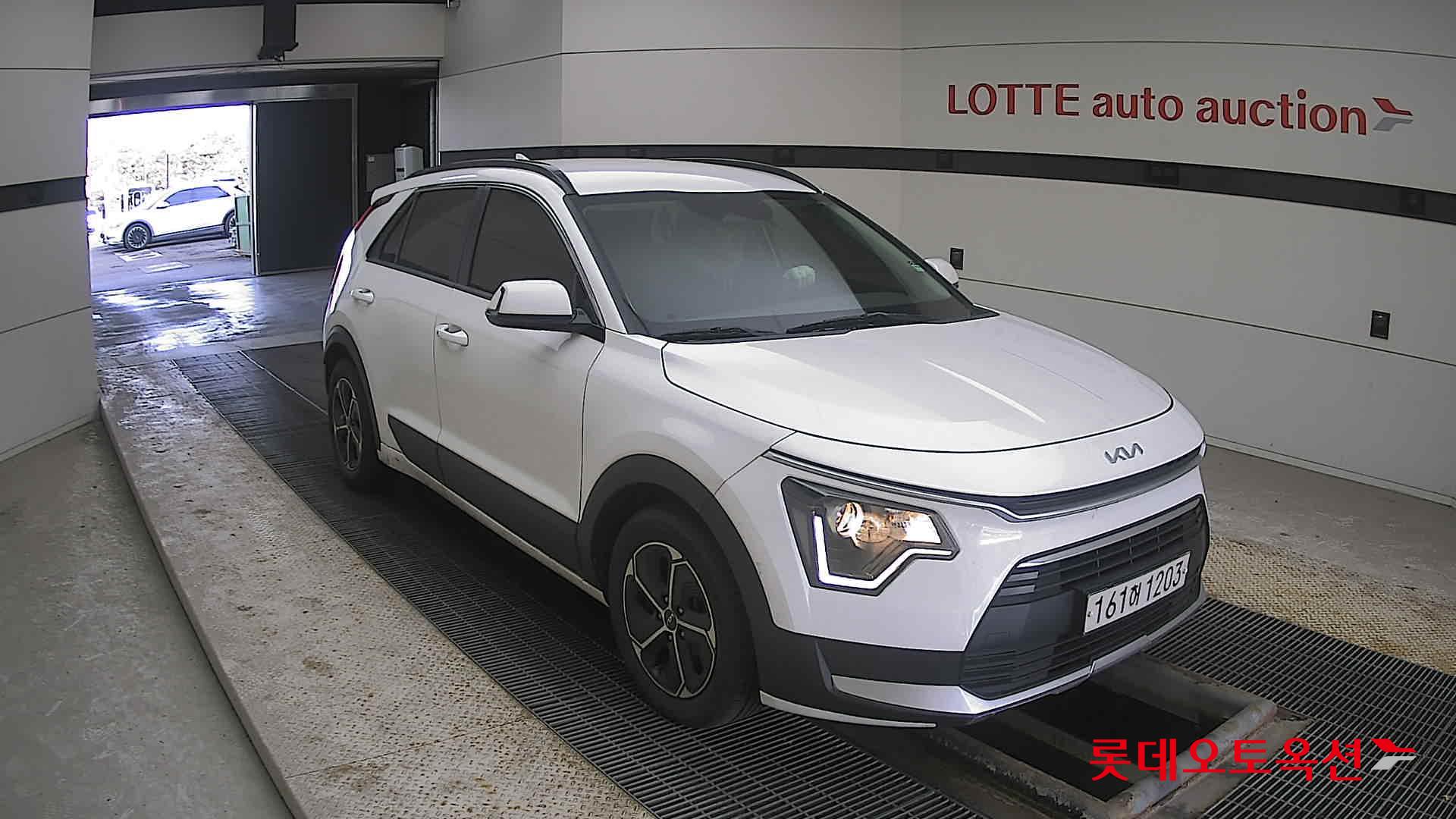 Kia Niro Hybrid 2022 Белый из Кореи, фото 2