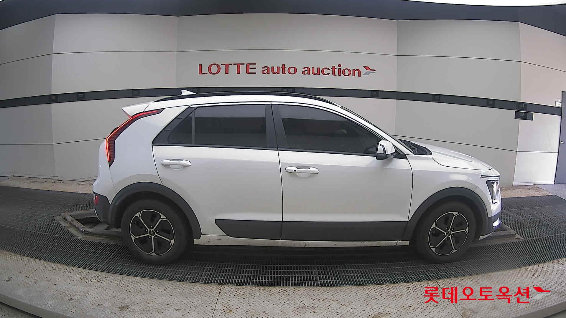 Kia Niro Hybrid 2022 Белый из Кореи, фото 3