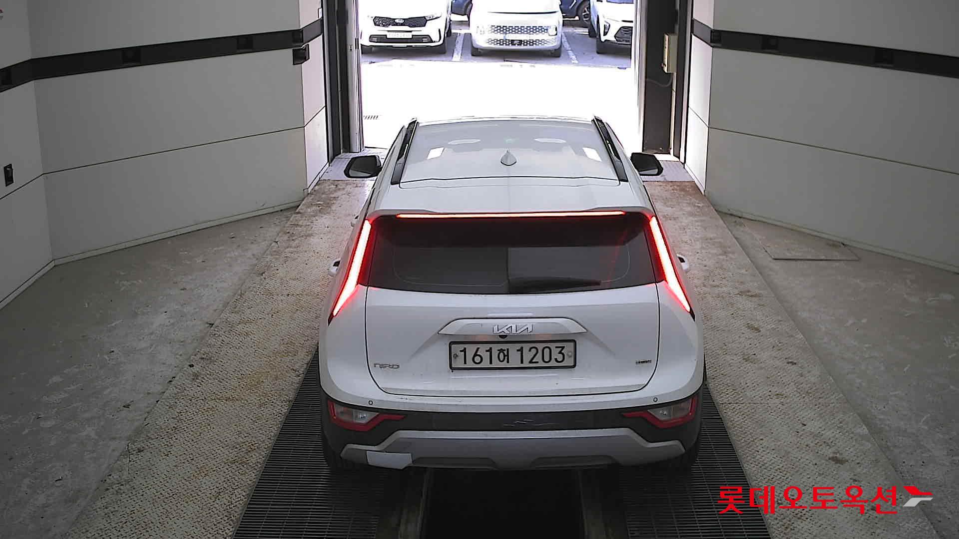 Kia Niro Hybrid 2022 Белый из Кореи, фото 5