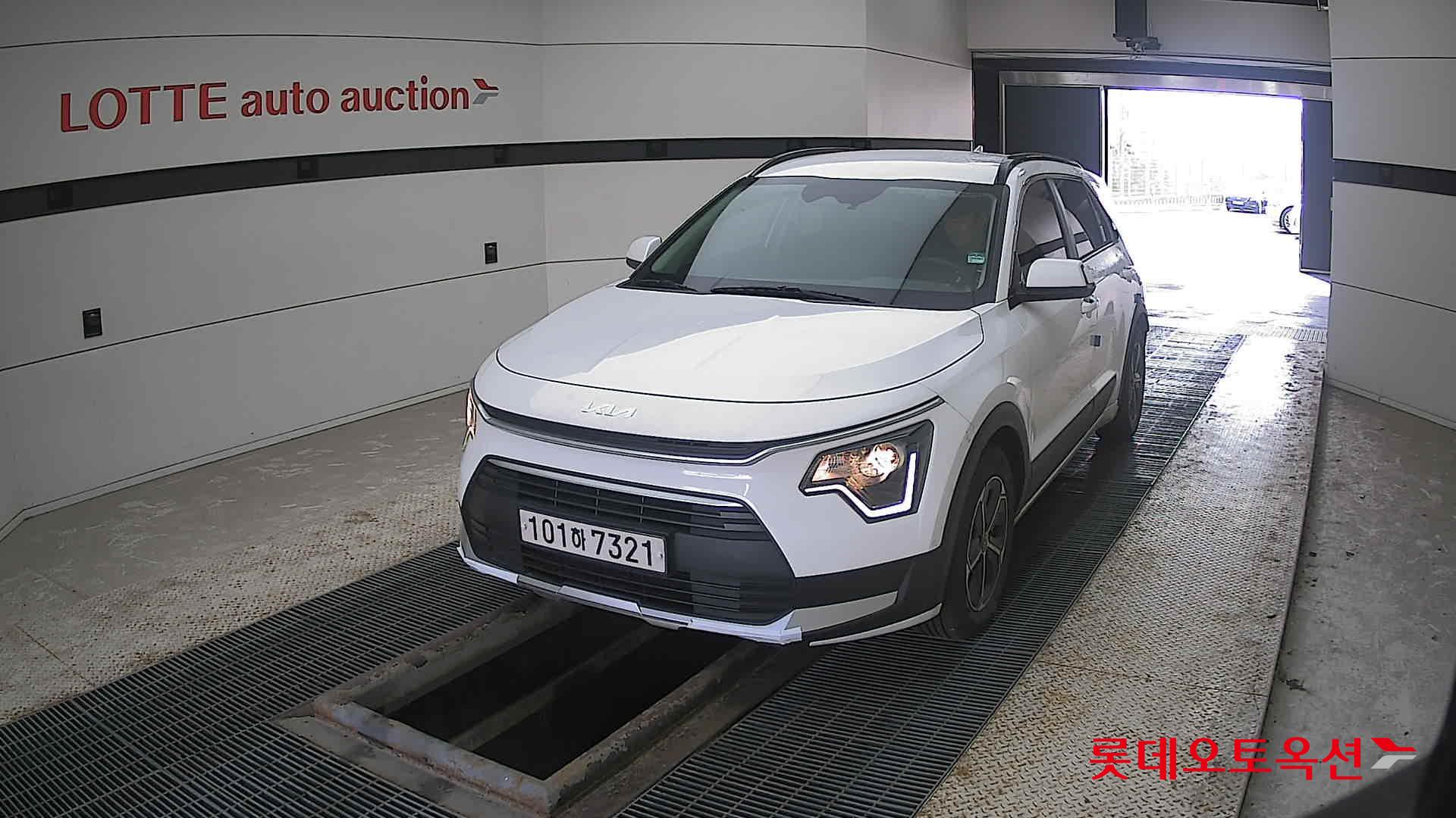 Kia Niro Hybrid 2022 Белый из Кореи