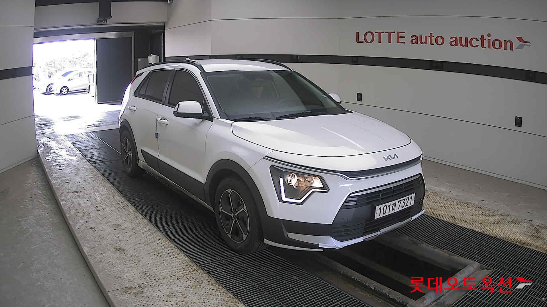 Kia Niro Hybrid 2022 Белый из Кореи, фото 2