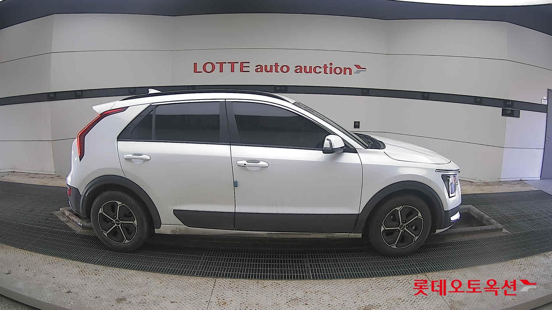 Kia Niro Hybrid 2022 Белый из Кореи, фото 3