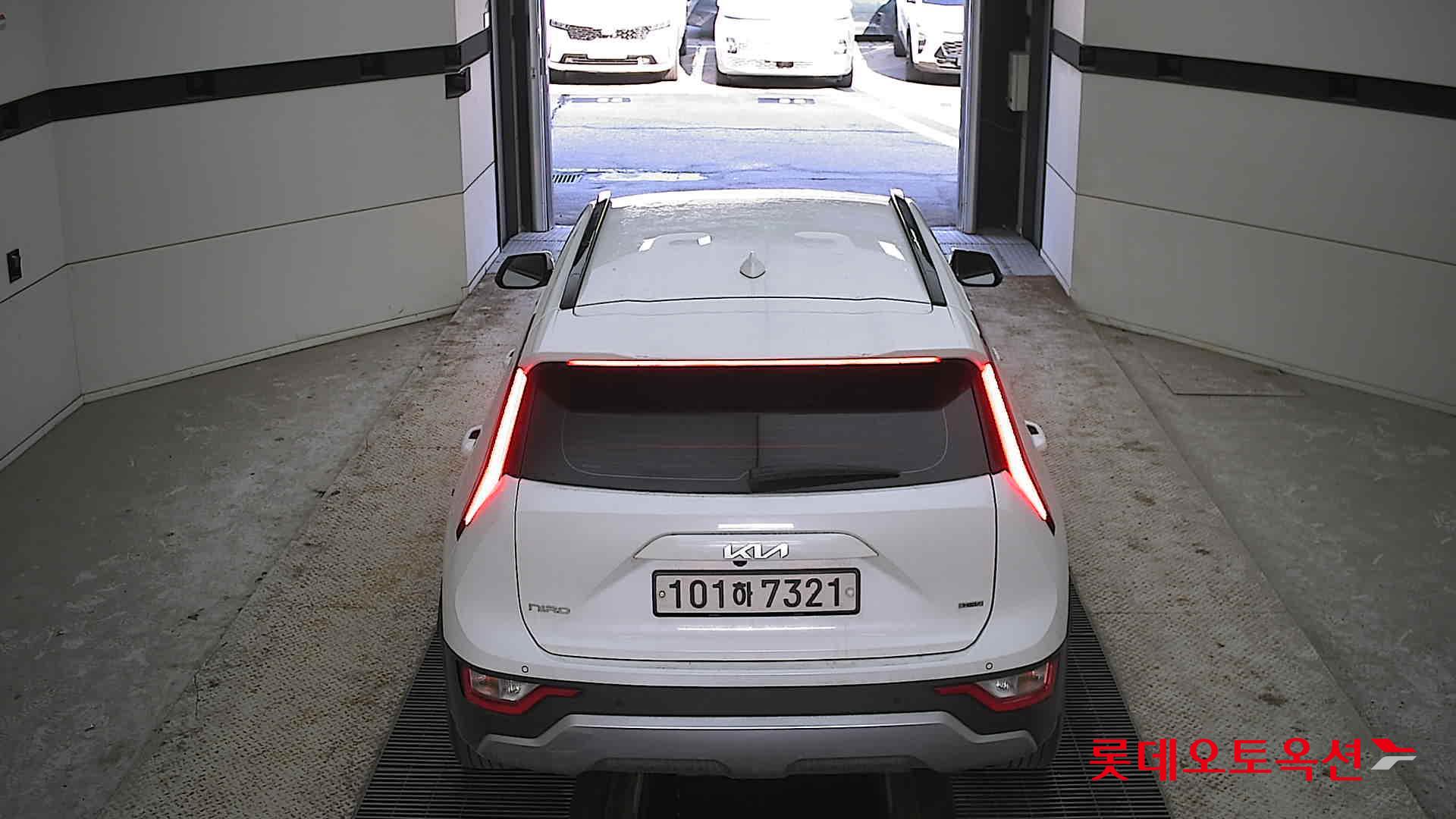 Kia Niro Hybrid 2022 Белый из Кореи, фото 5