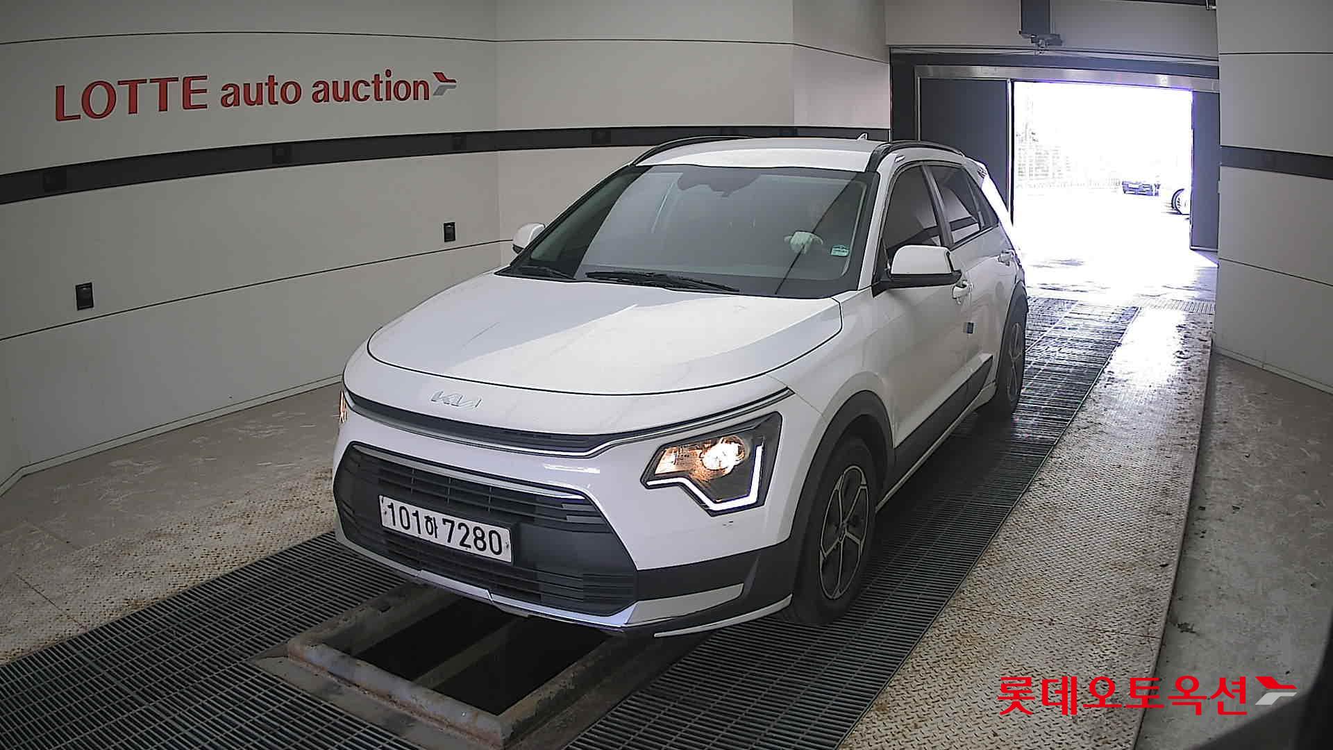 Kia Niro Hybrid 2022 Белый из Кореи