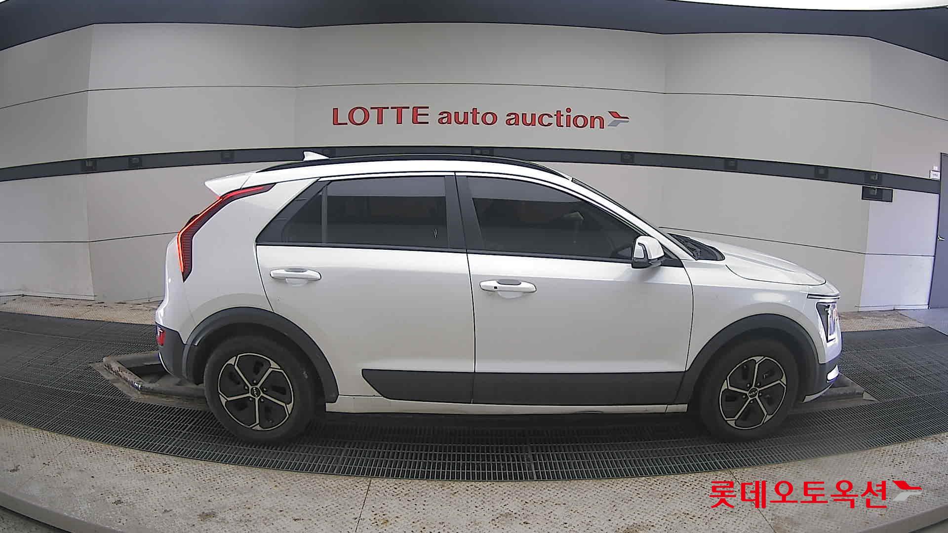 Kia Niro Hybrid 2022 Белый из Кореи, фото 3