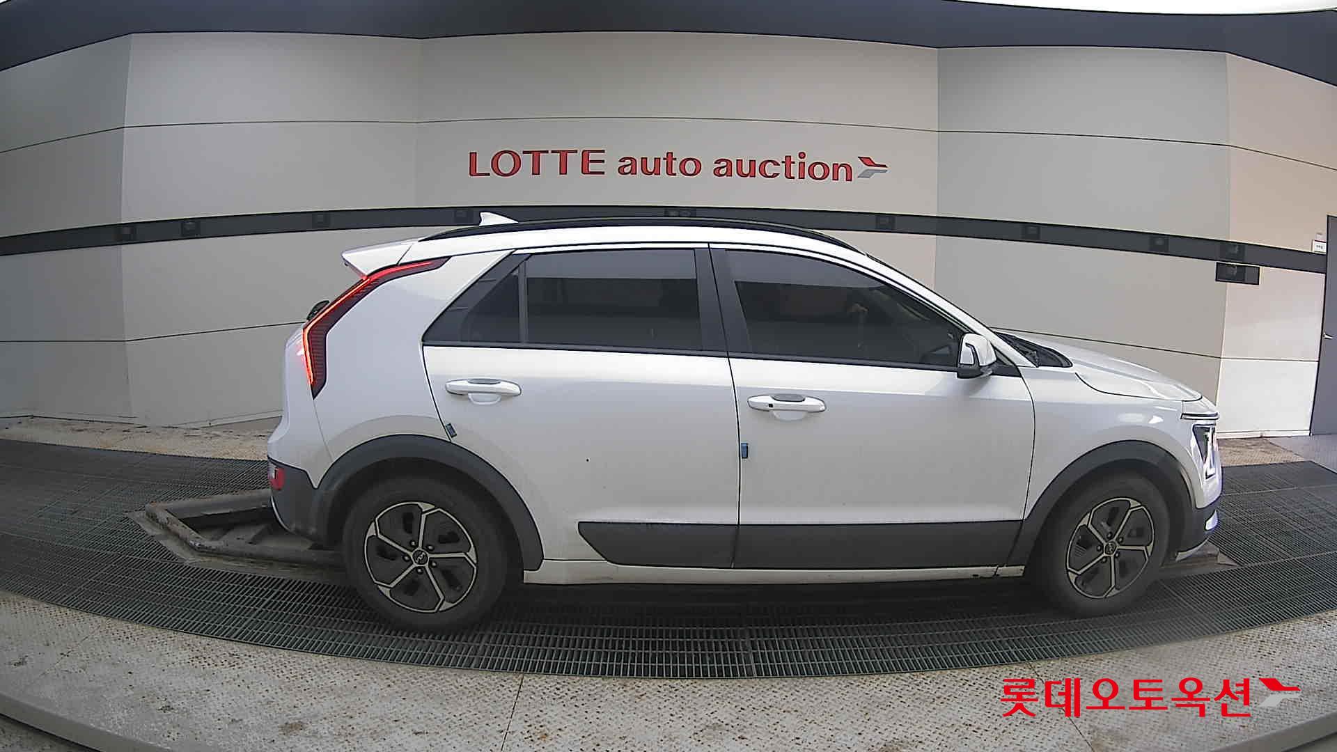 Kia Niro Hybrid 2022 Белый из Кореи, фото 3