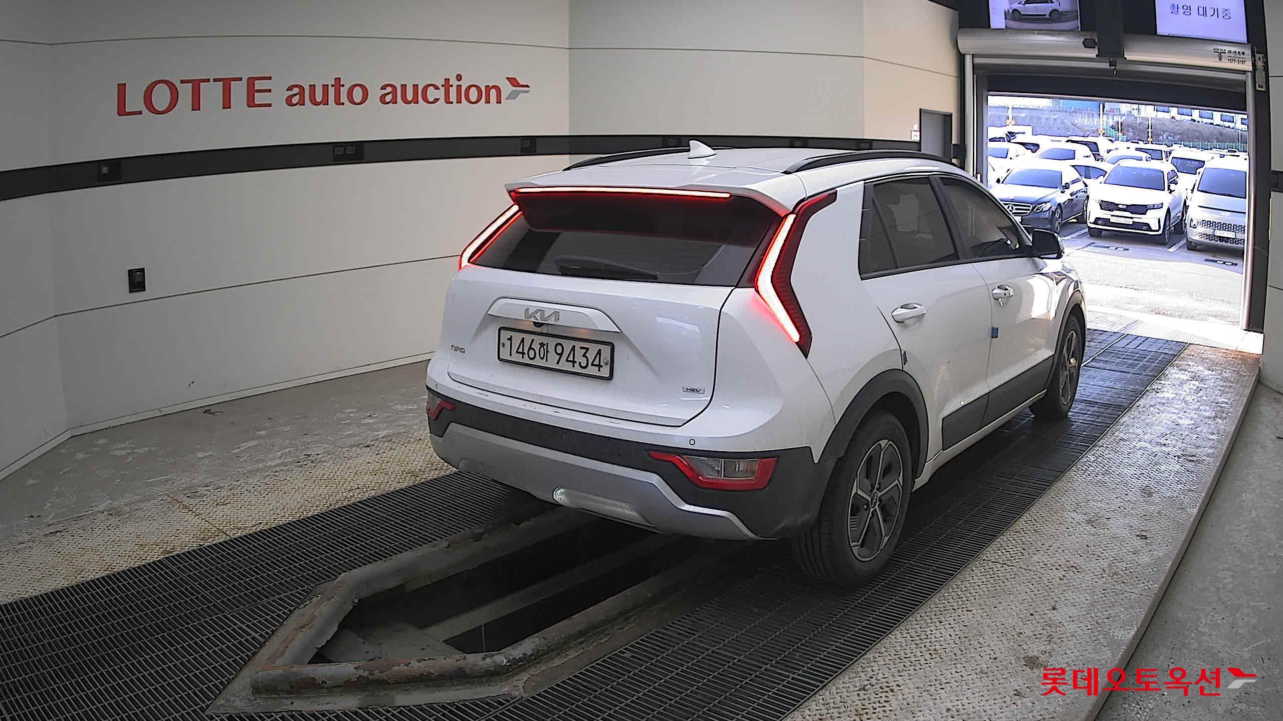 Kia Niro Hybrid 2022 Белый из Кореи, фото 4