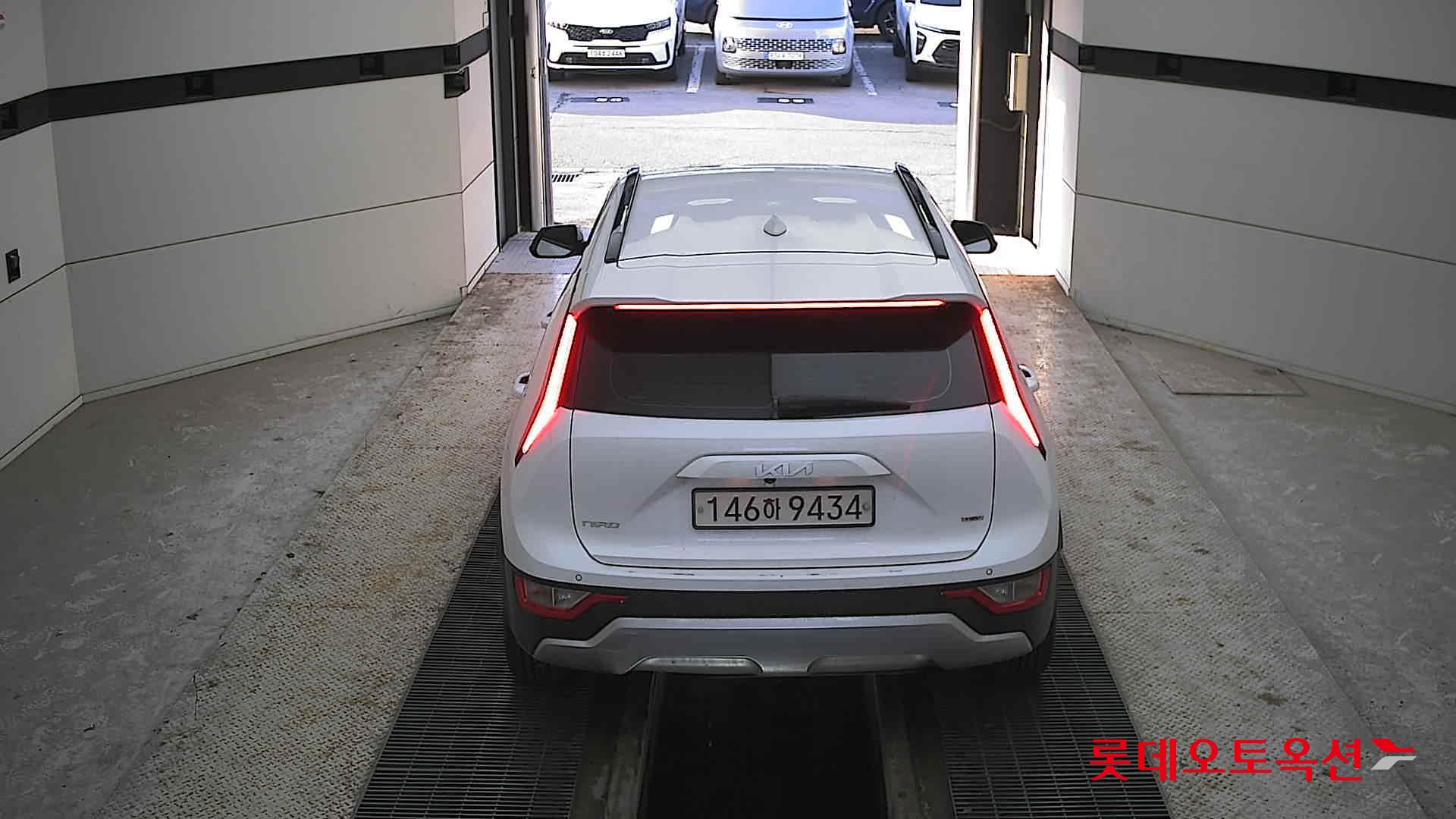 Kia Niro Hybrid 2022 Белый из Кореи, фото 5