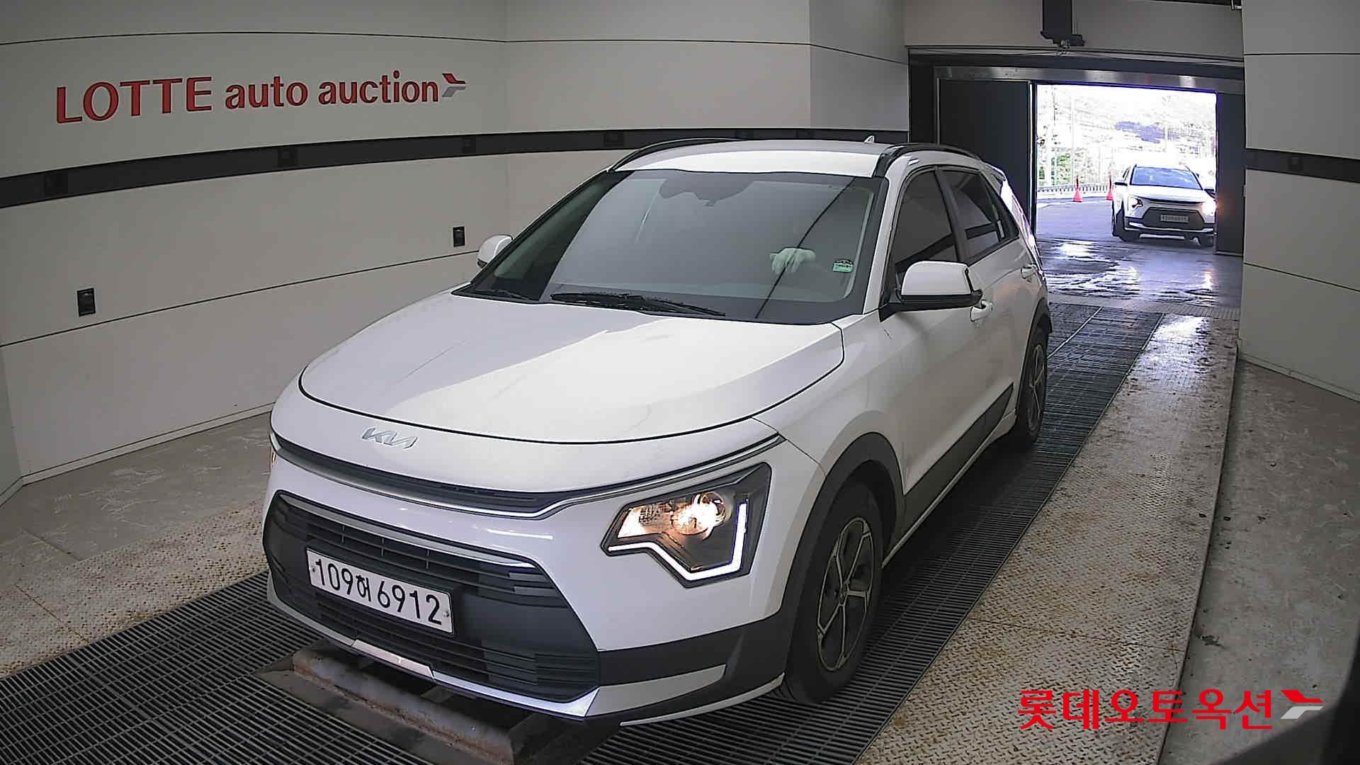 Kia Niro Hybrid 2022 Белый из Кореи