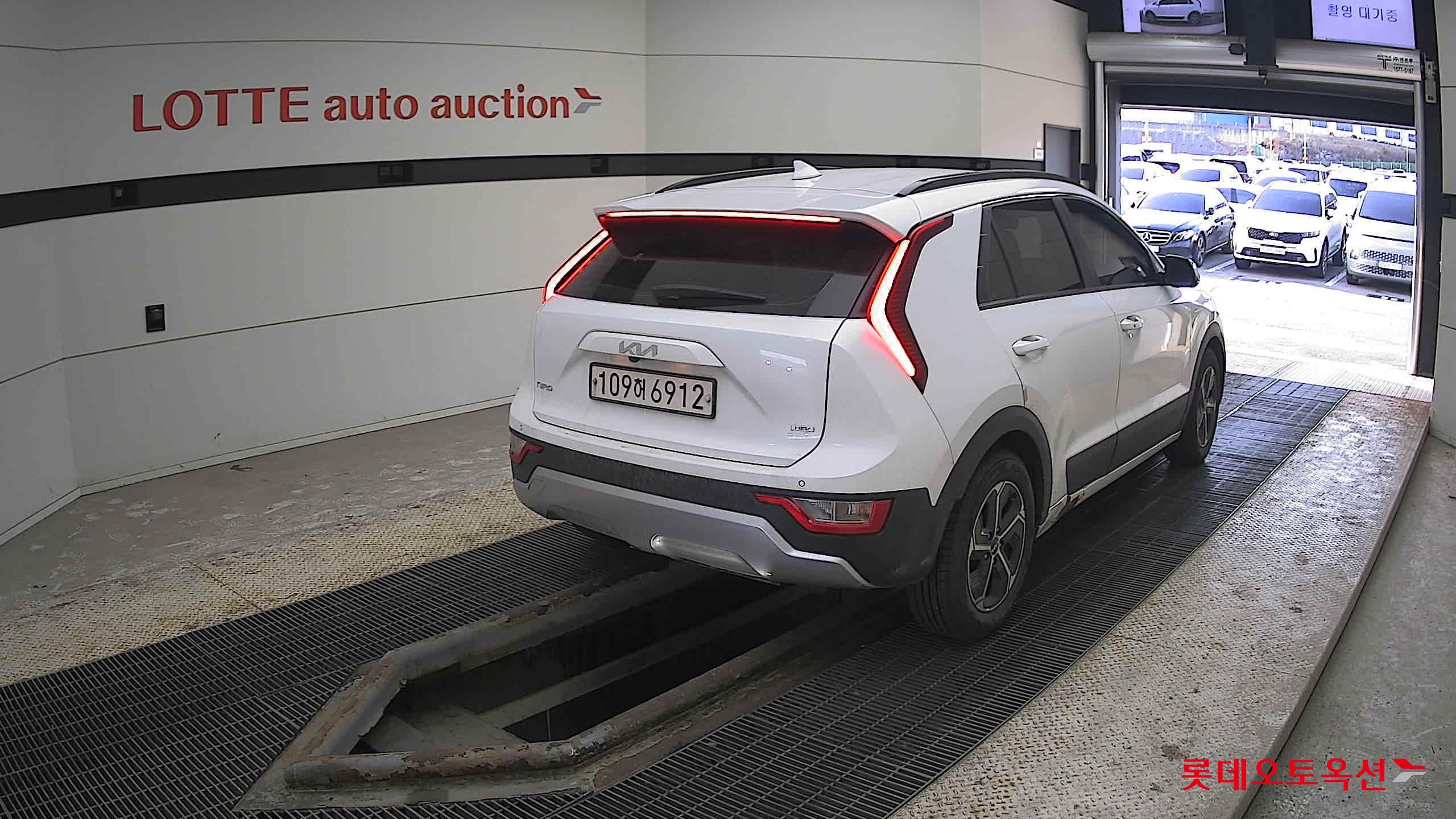 Kia Niro Hybrid 2022 Белый из Кореи, фото 4