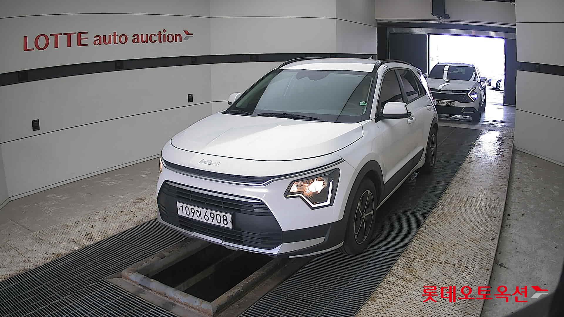 Kia Niro Hybrid 2022 Белый из Кореи