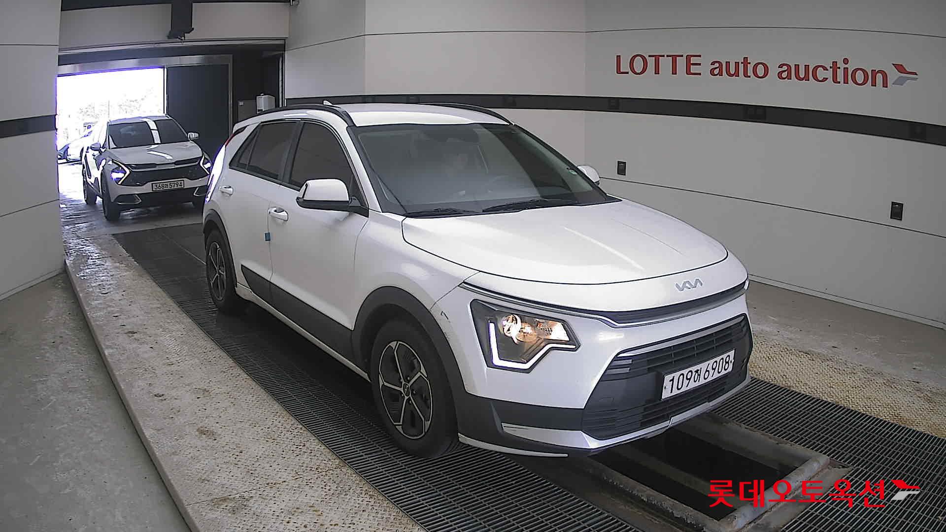 Kia Niro Hybrid 2022 Белый из Кореи, фото 2