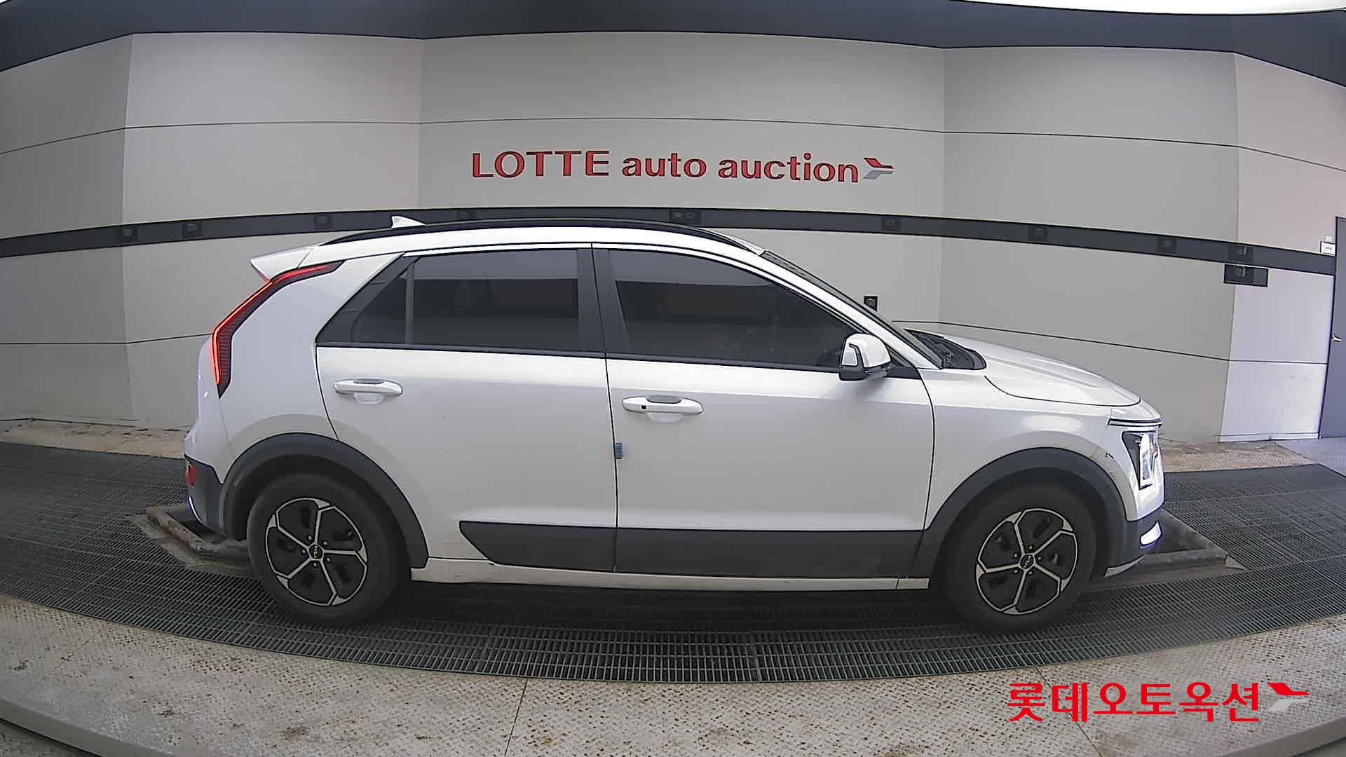 Kia Niro Hybrid 2022 Белый из Кореи, фото 3