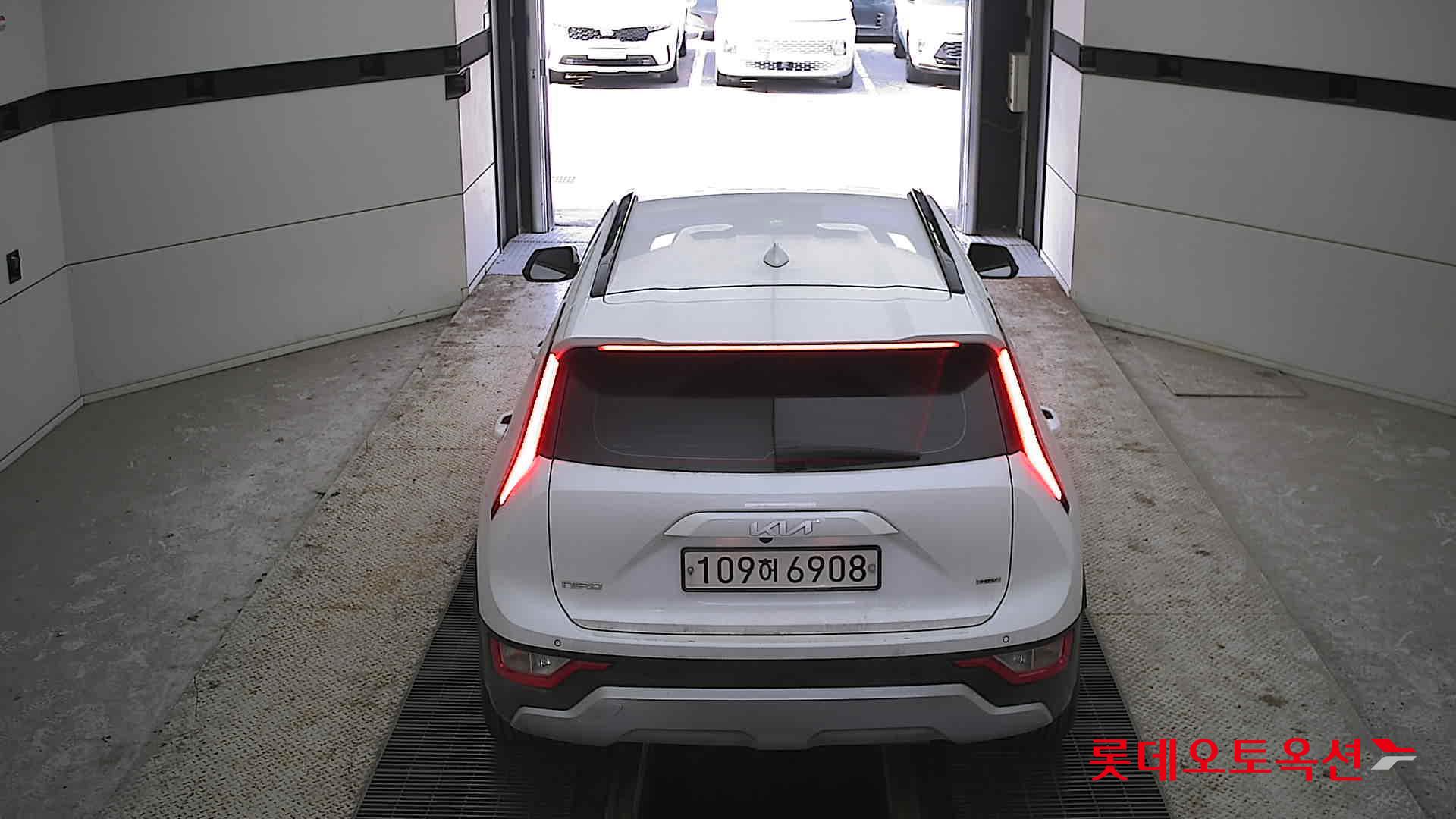 Kia Niro Hybrid 2022 Белый из Кореи, фото 5