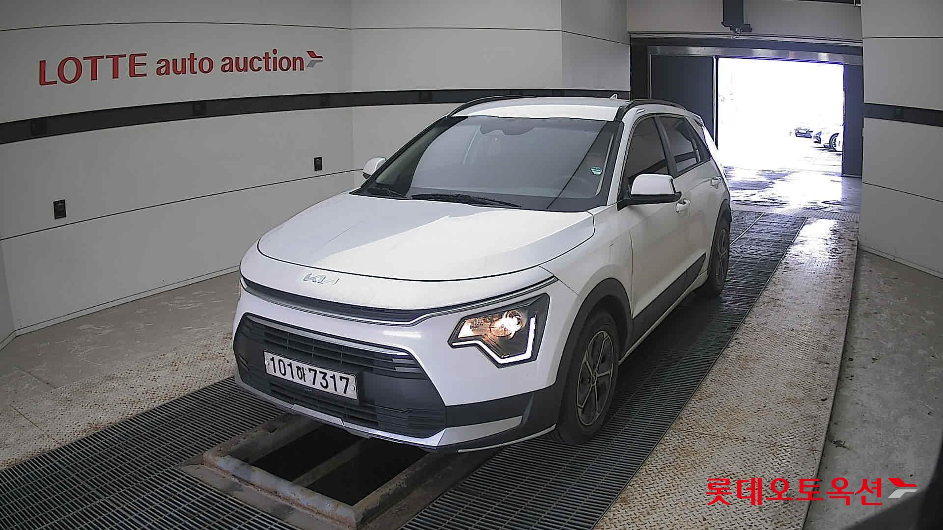 Kia Niro Hybrid 2022 Белый из Кореи