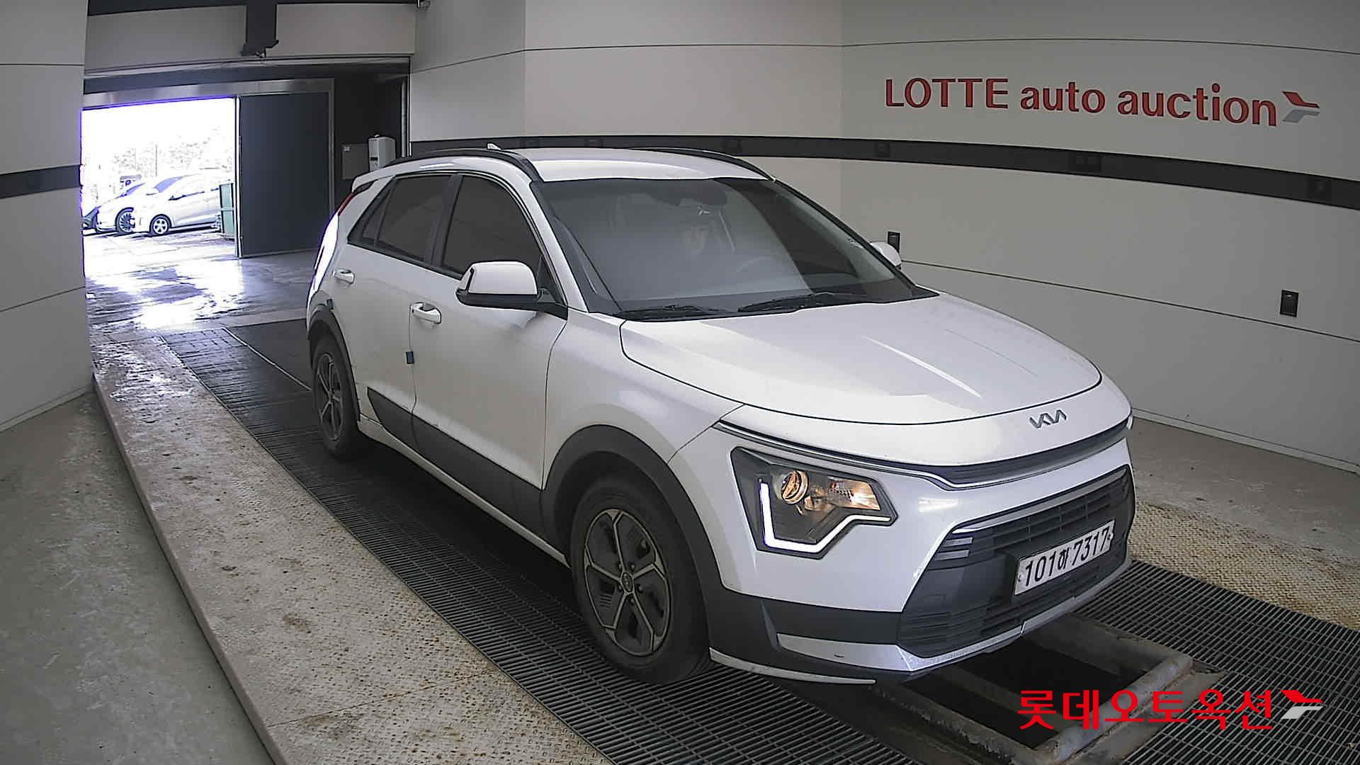 Kia Niro Hybrid 2022 Белый из Кореи, фото 2