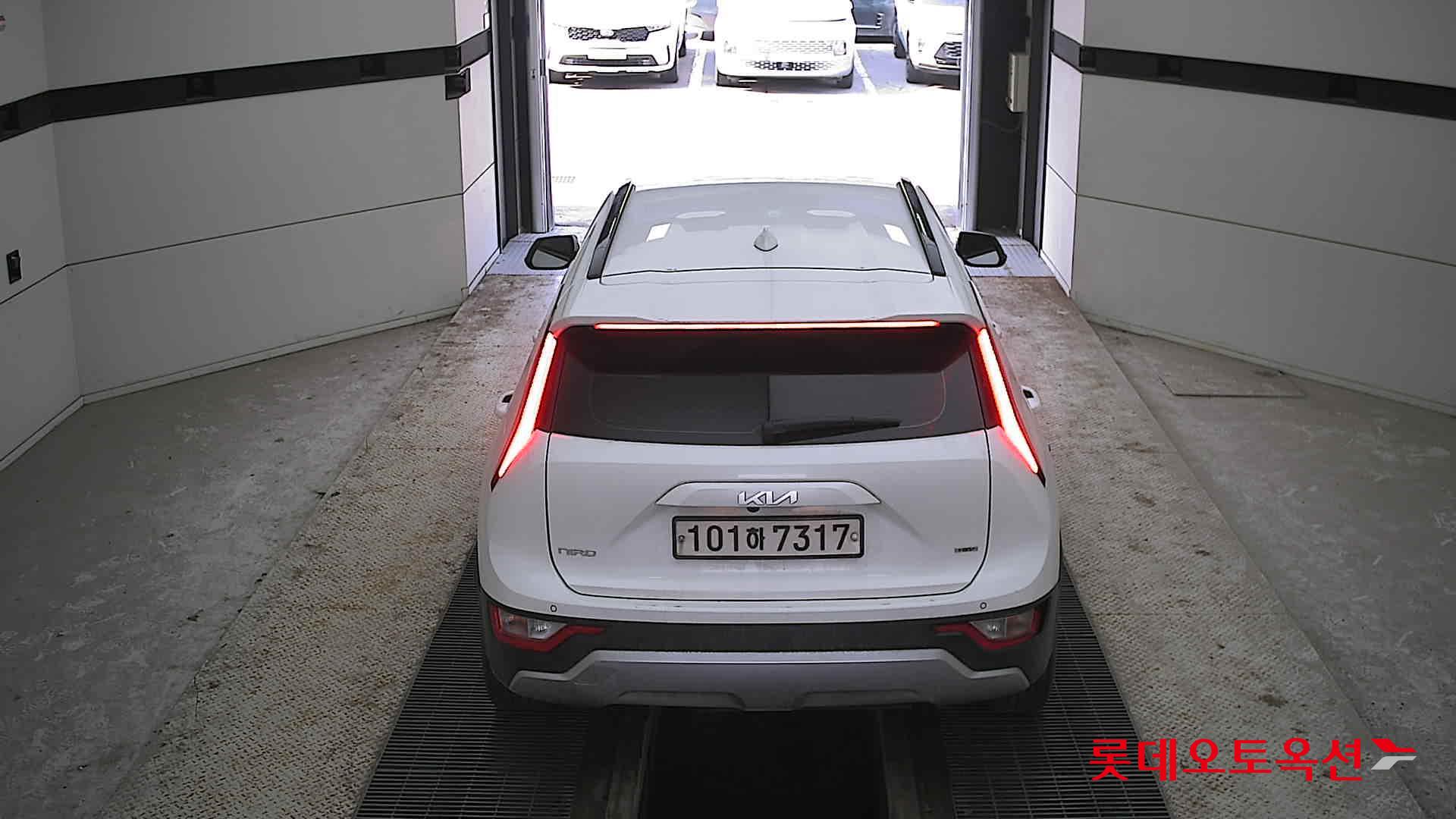 Kia Niro Hybrid 2022 Белый из Кореи, фото 5