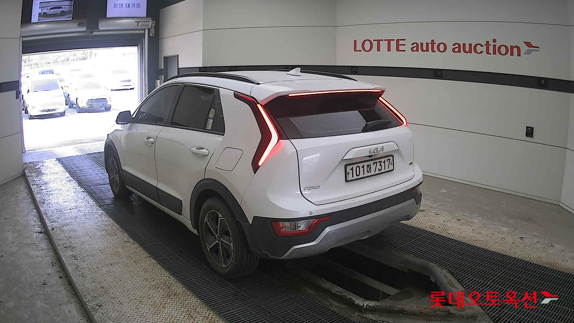 Kia Niro Hybrid 2022 Белый из Кореи, фото 6