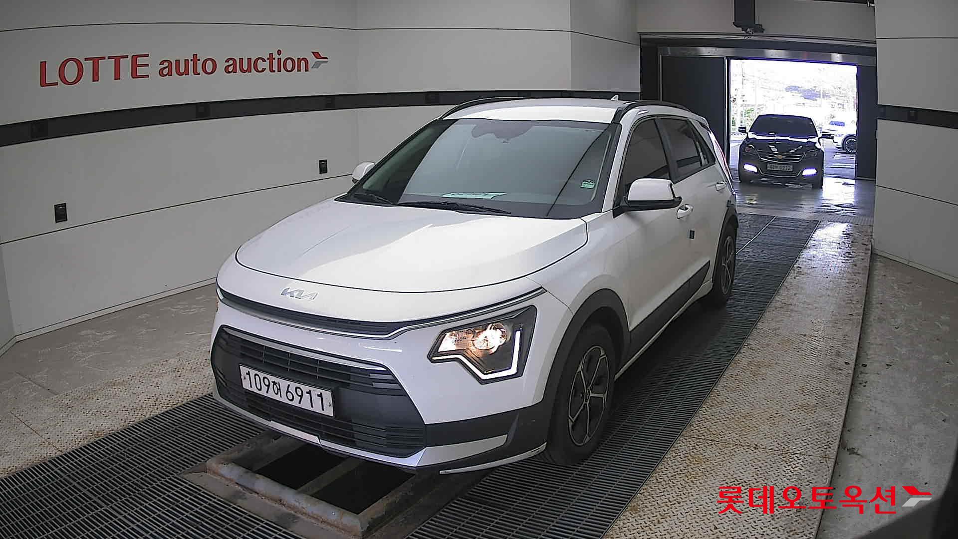 Kia Niro Hybrid 2022 Белый из Кореи