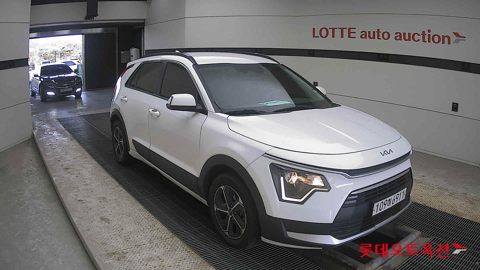 Kia Niro Hybrid 2022 Белый из Кореи, фото 2