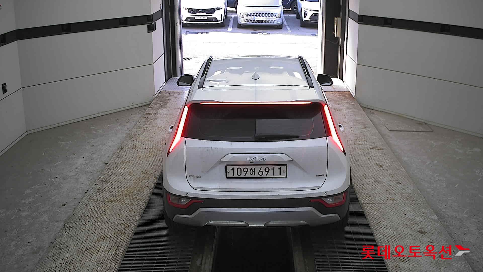 Kia Niro Hybrid 2022 Белый из Кореи, фото 5