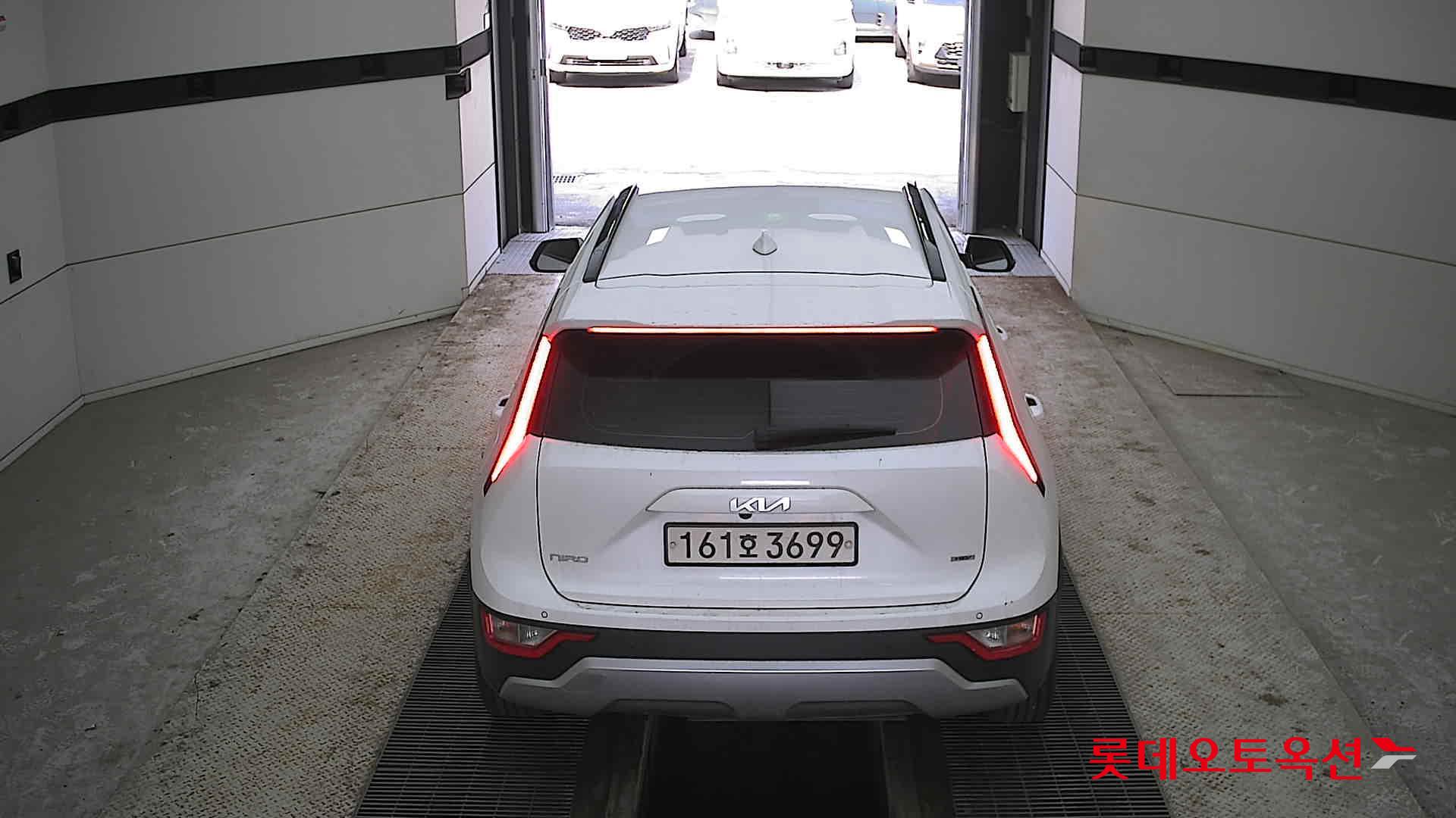 Kia Niro Hybrid 2022 Белый из Кореи, фото 5