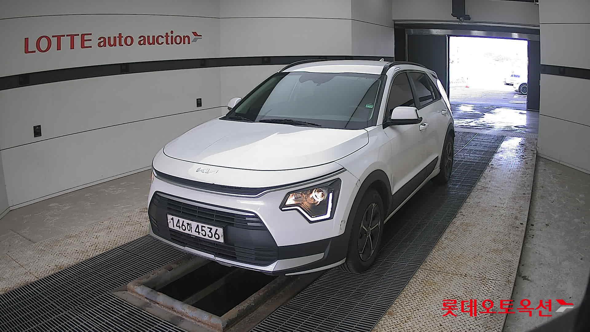 Kia Niro Hybrid 2022 Белый из Кореи