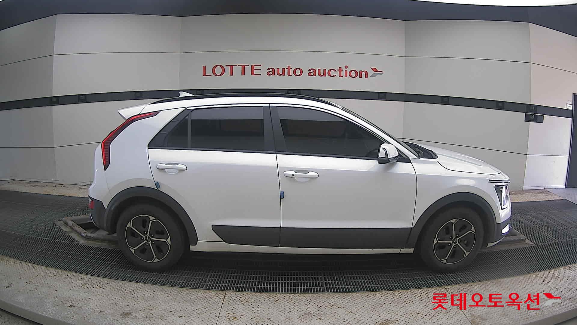 Kia Niro Hybrid 2022 Белый из Кореи, фото 3