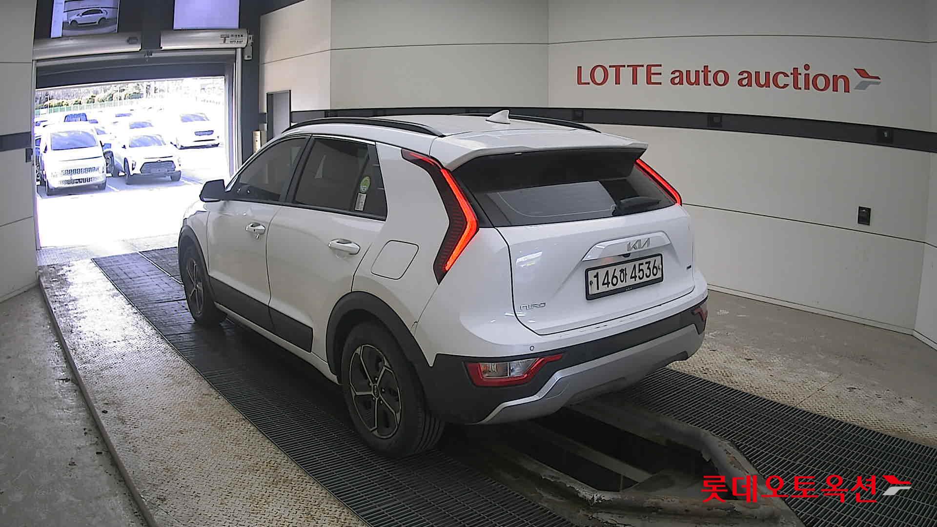 Kia Niro Hybrid 2022 Белый из Кореи, фото 6