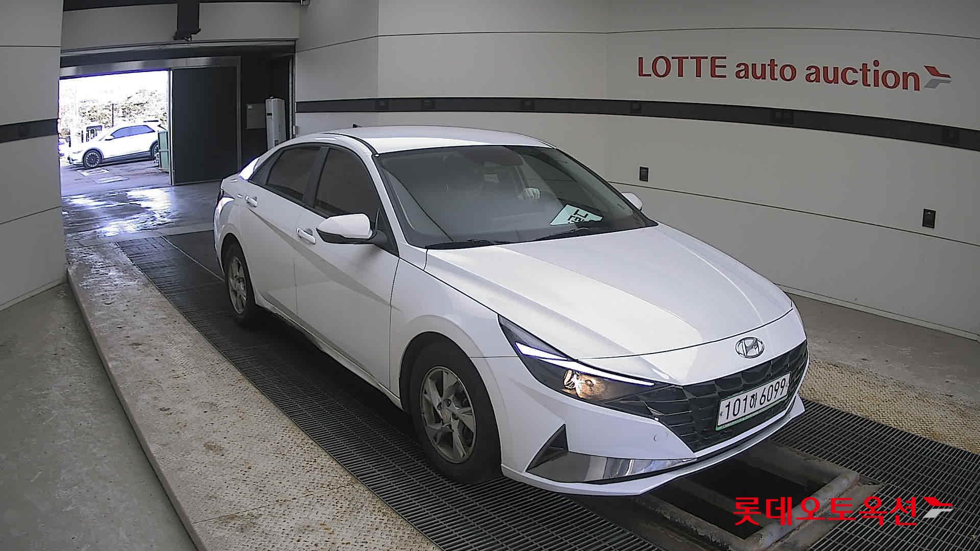 Hyundai Avante 2021 Белый из Кореи, фото 2