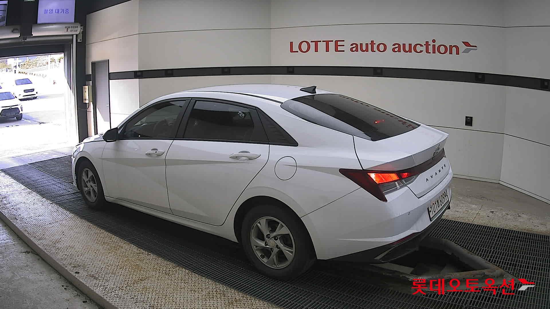 Hyundai Avante id 3816337 из Кореи 10