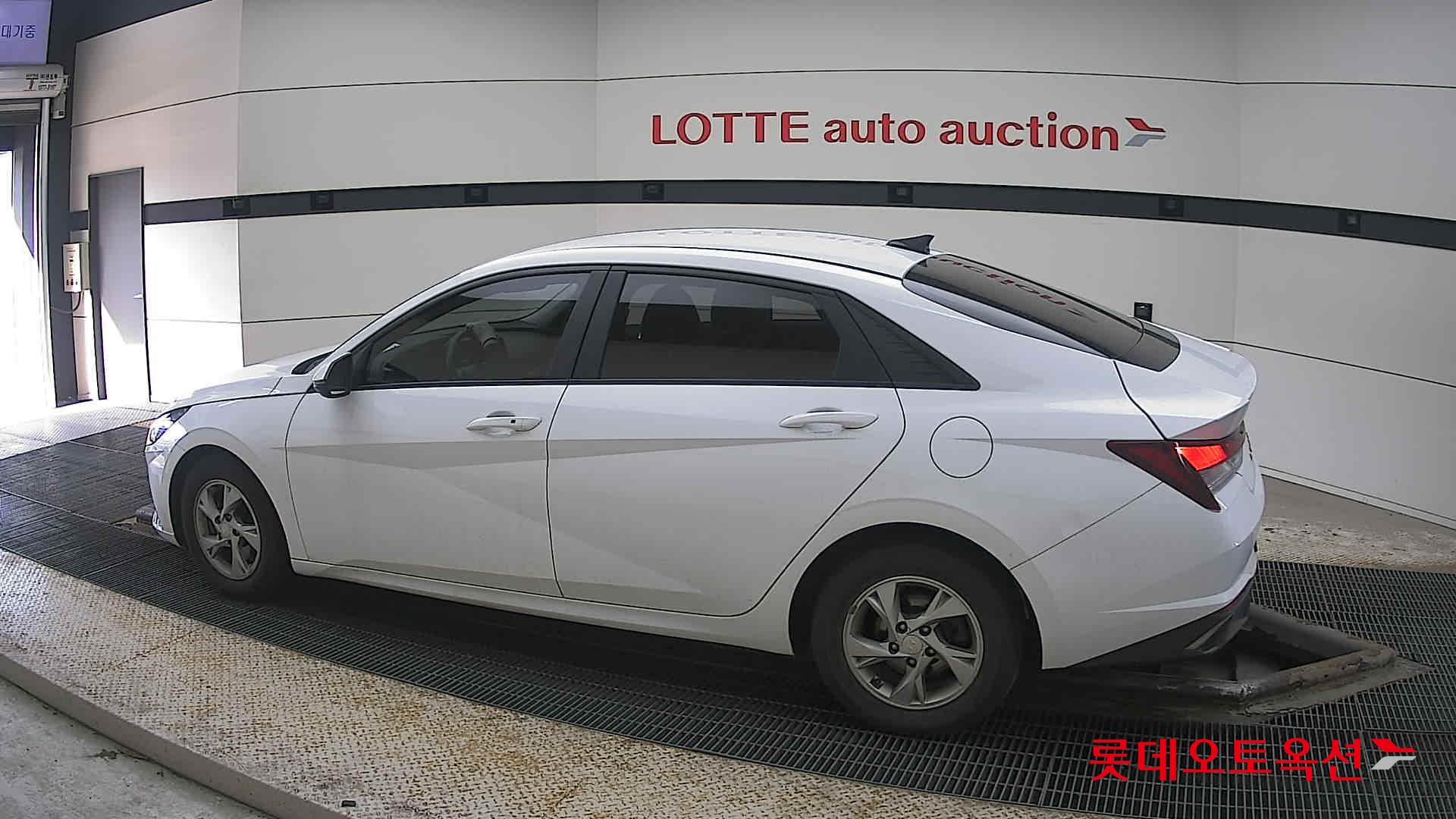 Hyundai Avante id 3816337 из Кореи 11