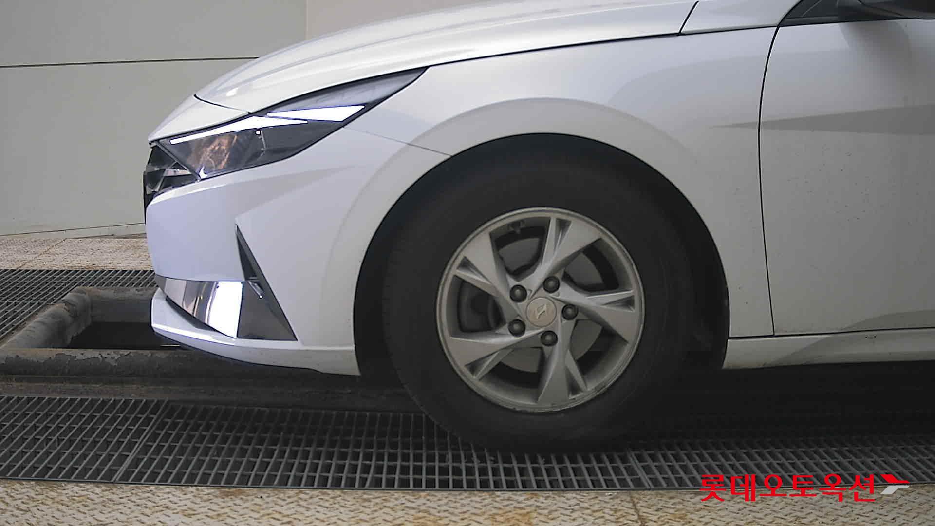 Hyundai Avante id 3816337 из Кореи 21