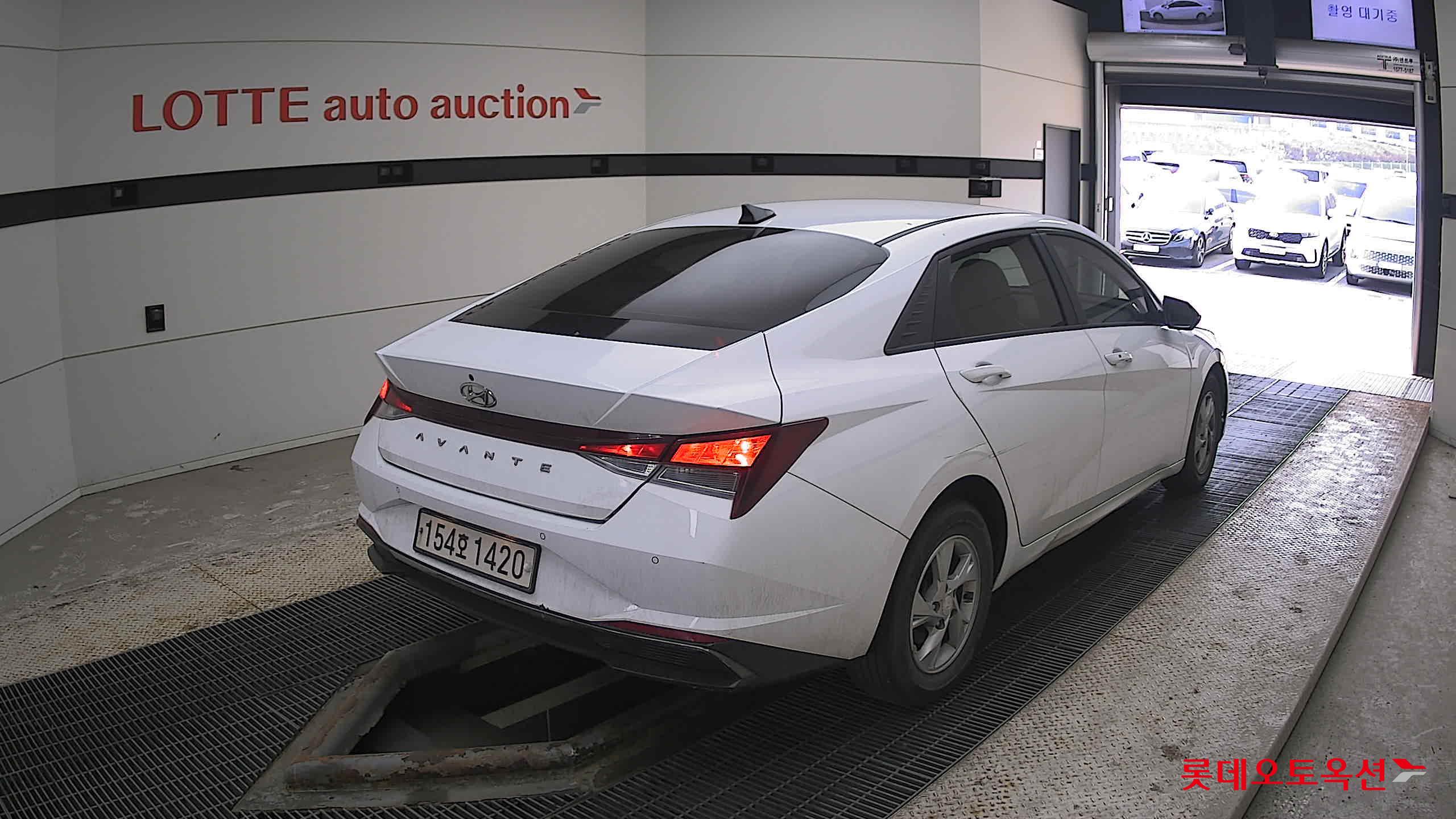 Hyundai Avante 2021 Белый из Кореи, фото 4