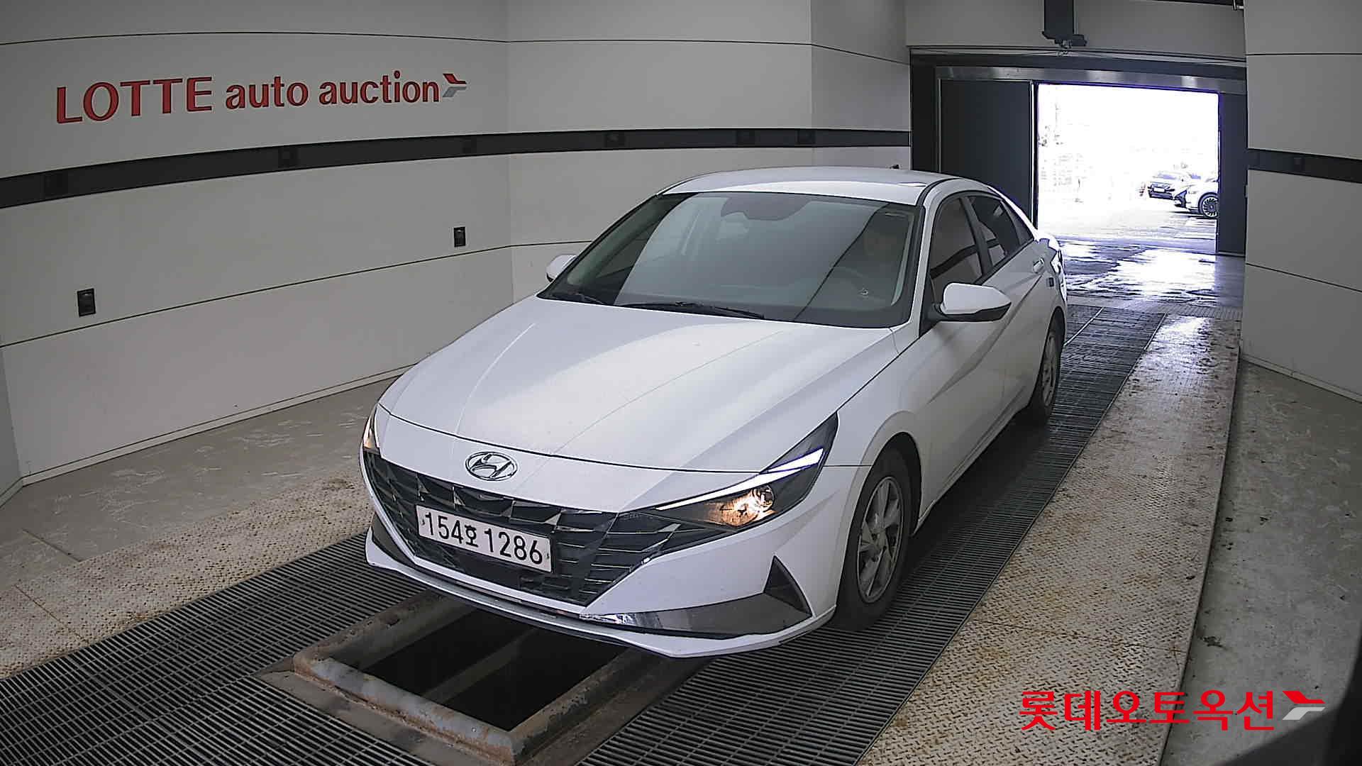 Hyundai Avante 2021 Белый из Кореи