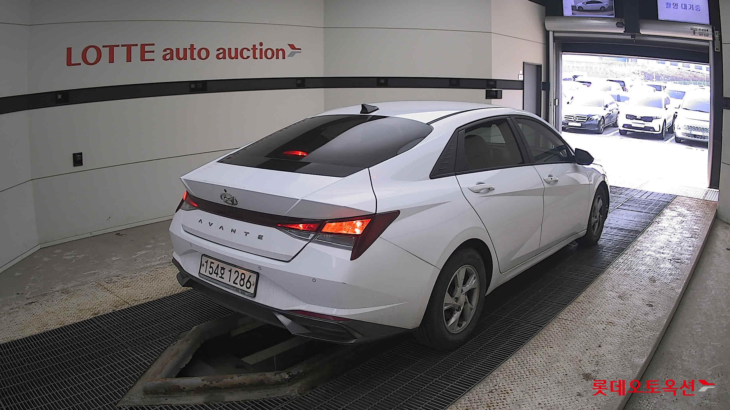 Hyundai Avante 2021 Белый из Кореи, фото 4