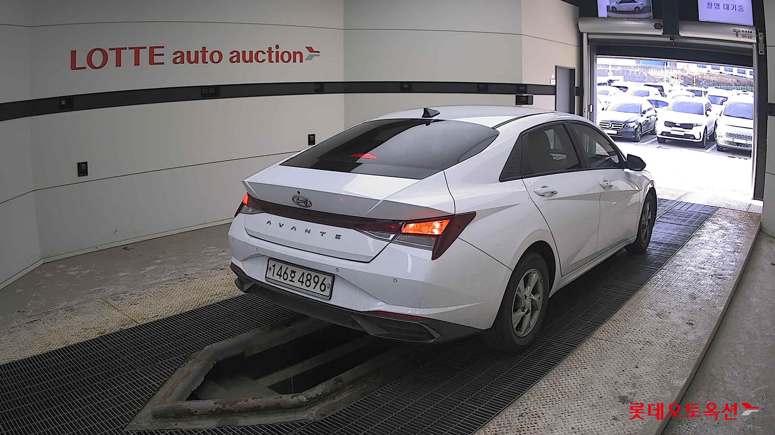 Hyundai Avante 2021 Белый из Кореи, фото 4