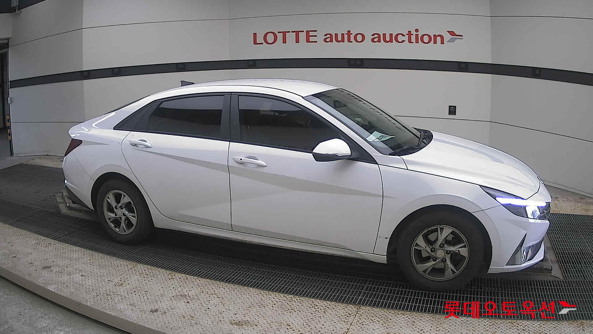 Hyundai Avante id 3816349 из Кореи 17