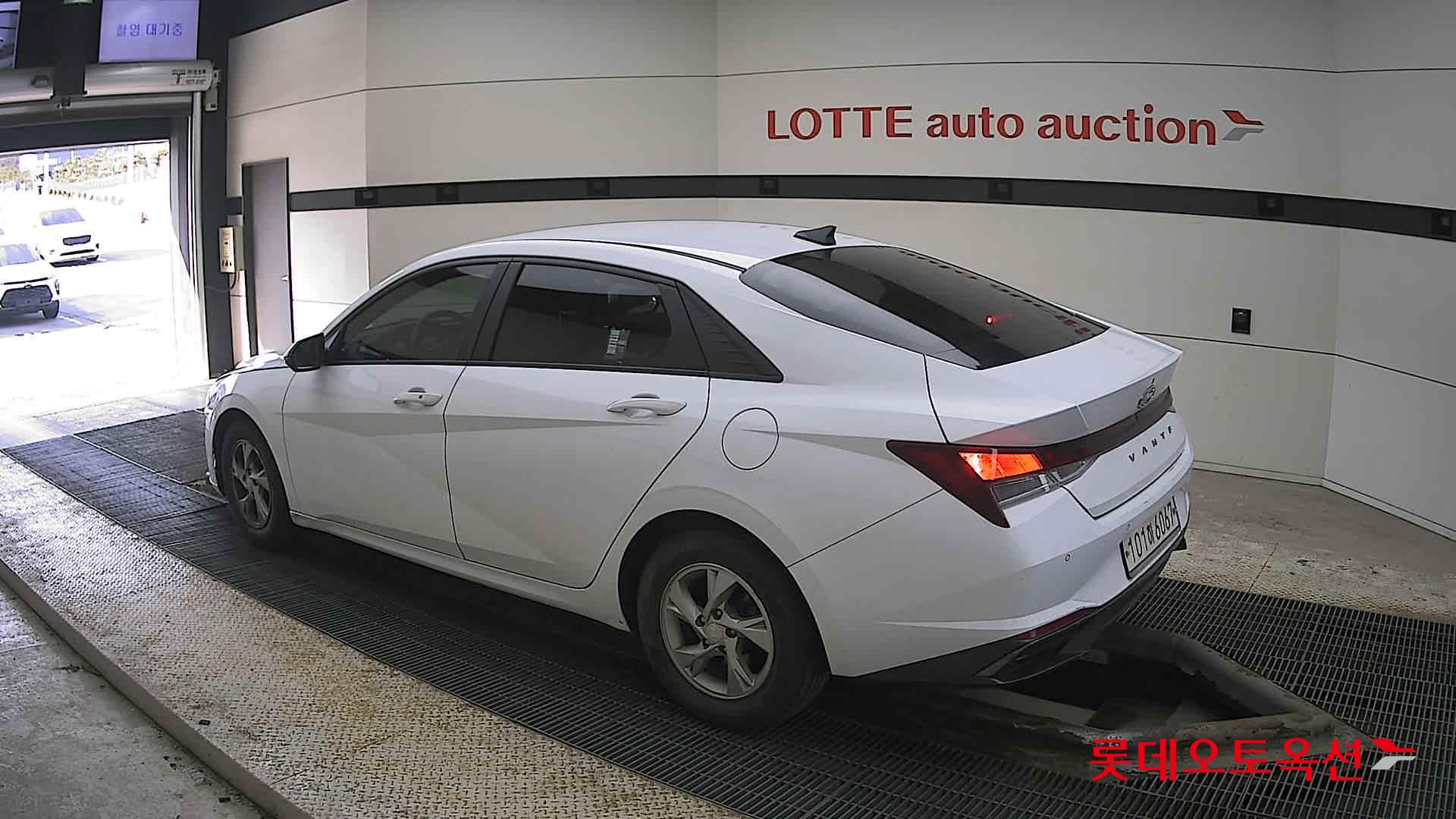 Hyundai Avante id 3816355 из Кореи 10