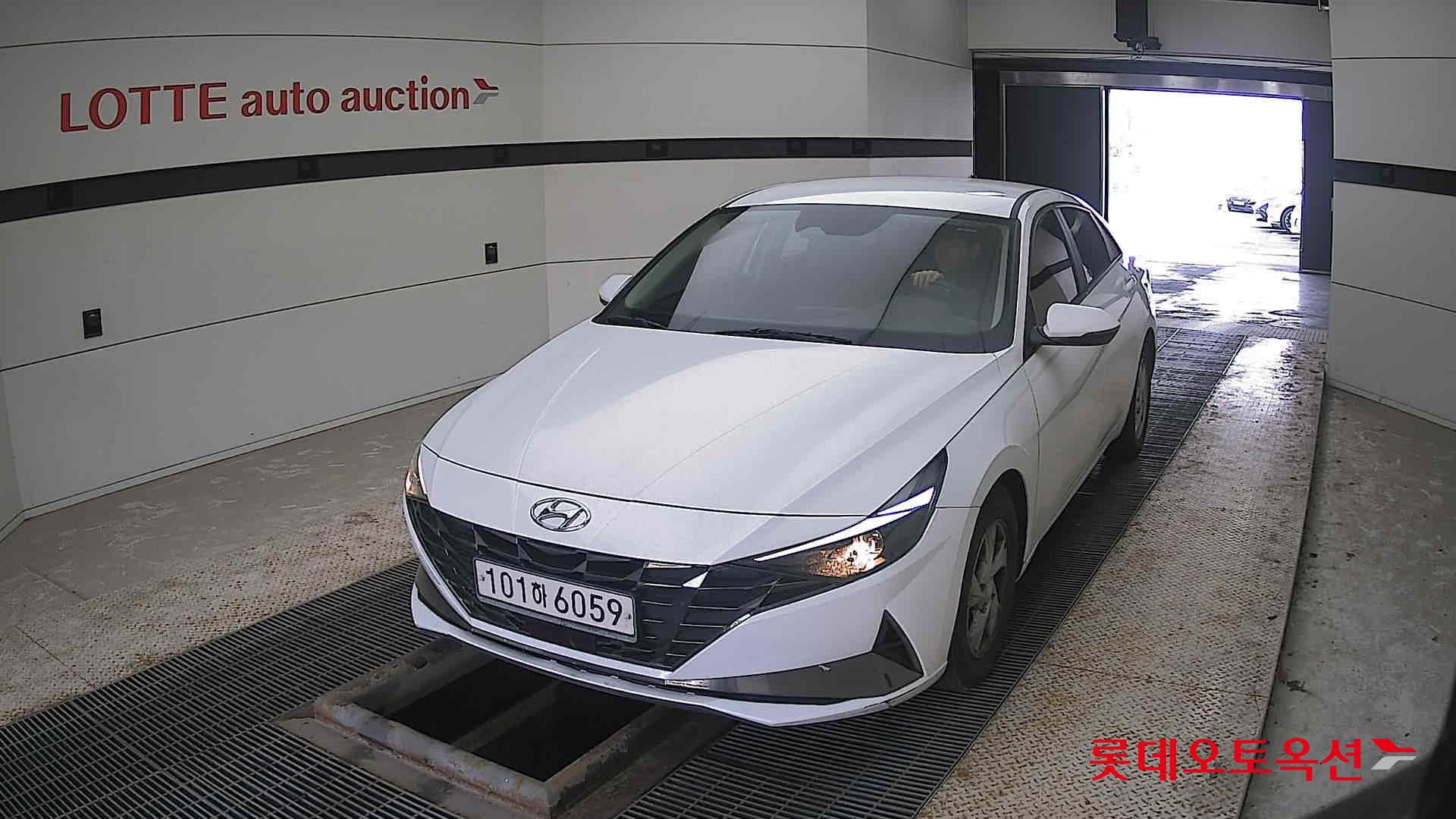 Hyundai Avante 2021 Белый из Кореи