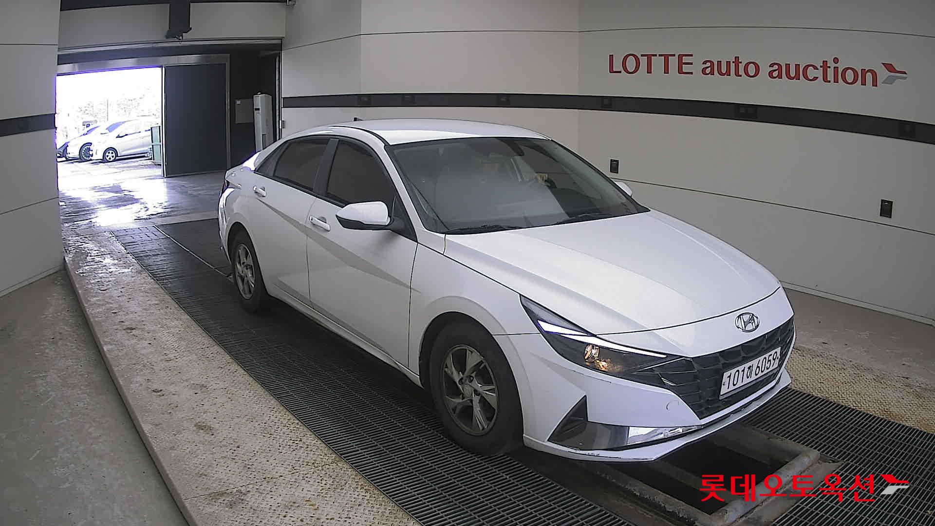 Hyundai Avante 2021 Белый из Кореи, фото 2