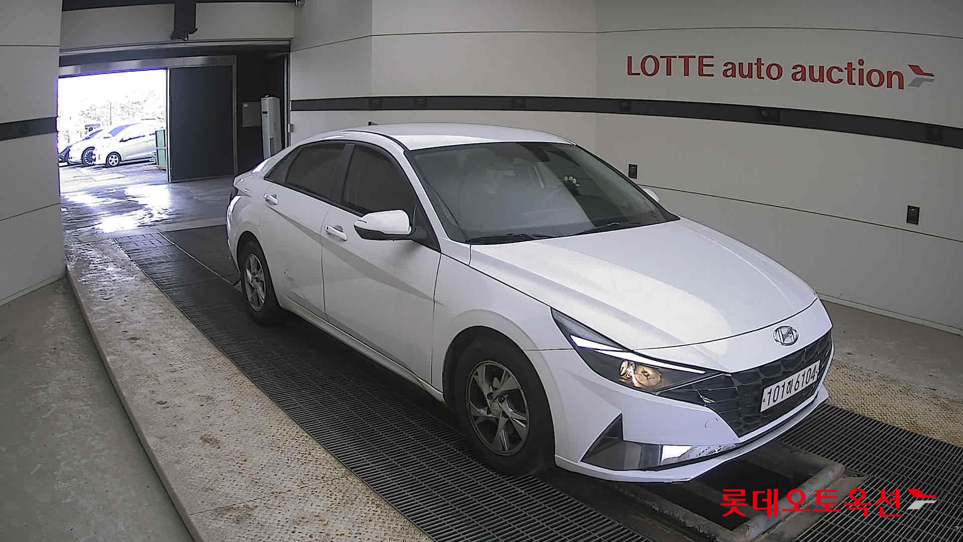 Hyundai Avante 2021 Белый из Кореи, фото 2