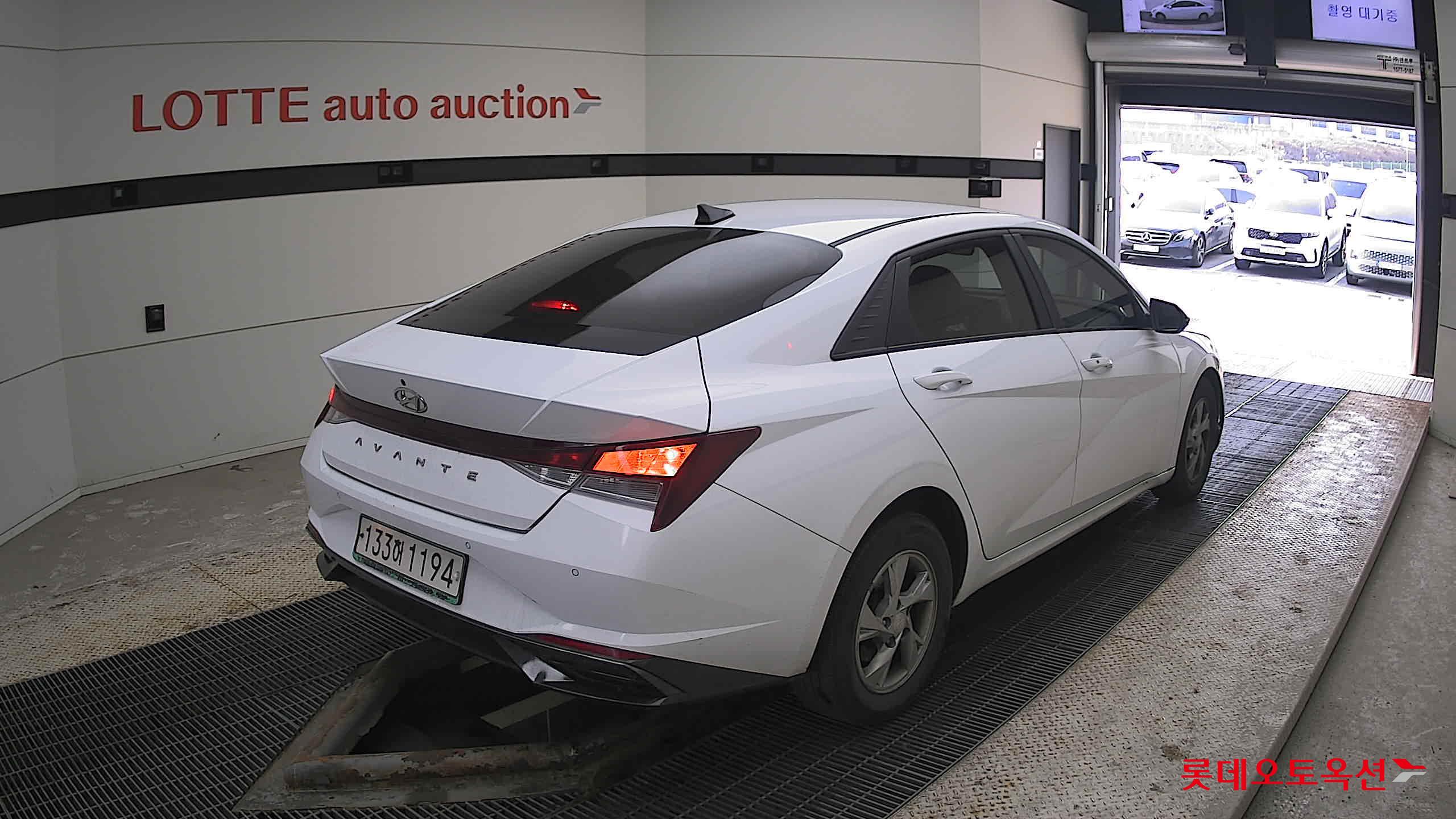 Hyundai Avante 2021 Белый из Кореи, фото 4