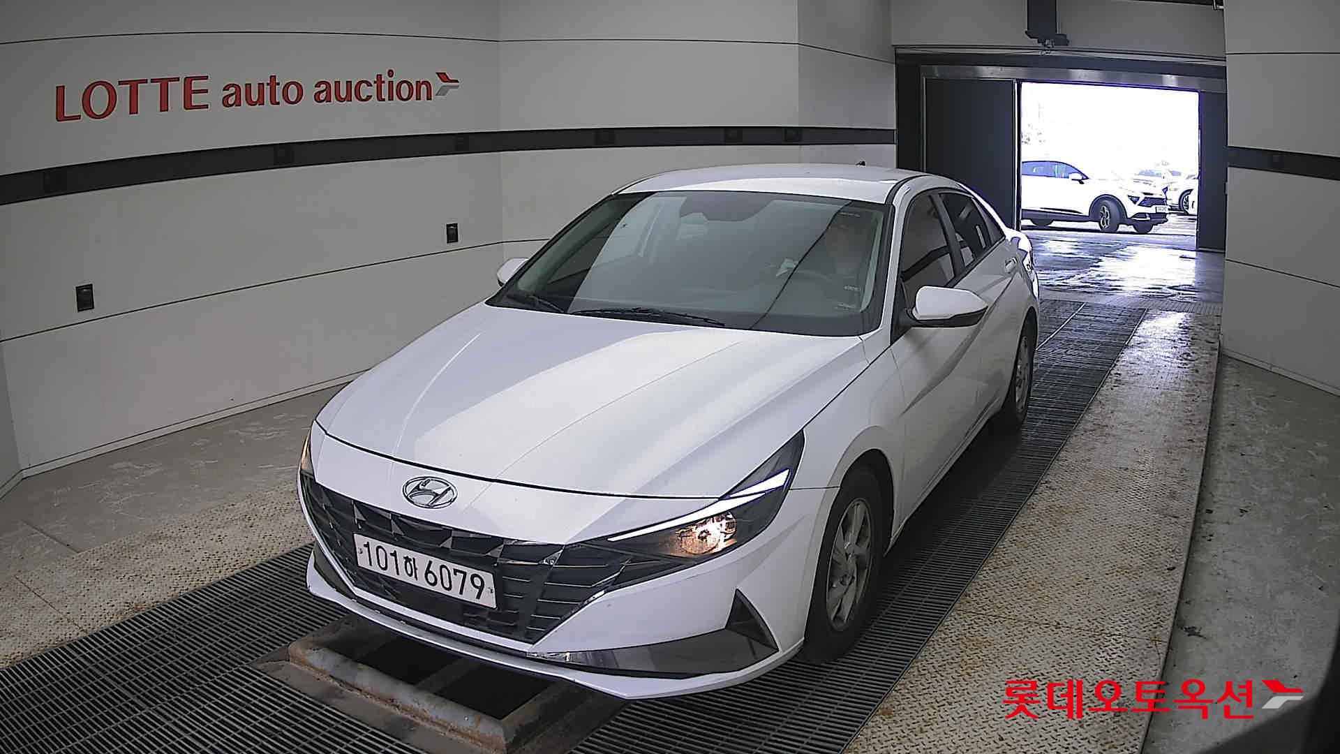 Hyundai Avante 2021 Белый из Кореи